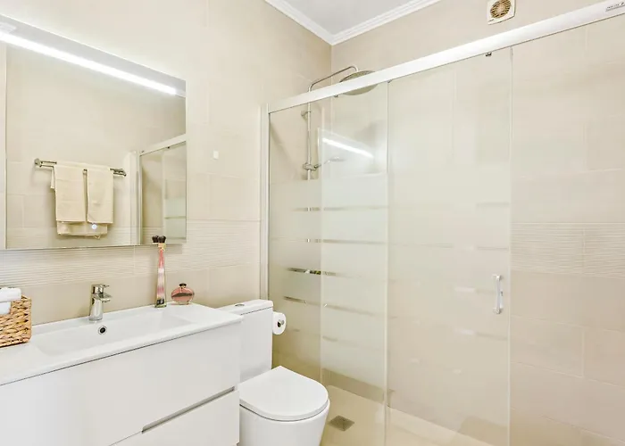 Ocean Smart Home, Hi-end Services, Media Streaming Apartment *